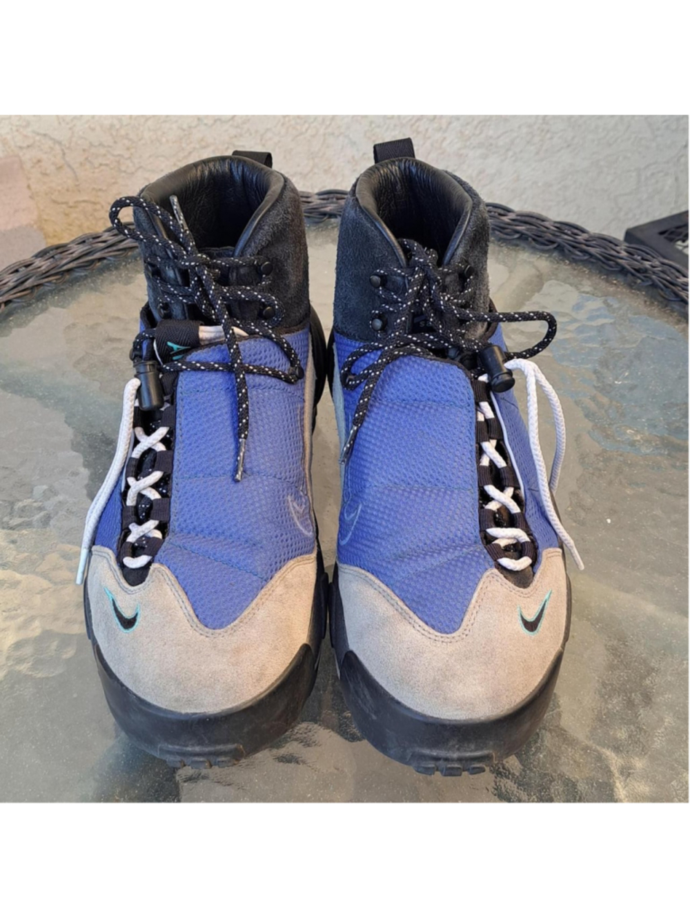 sacai x Nike Magmascape “Varsity Royal” sneakers in men’s US 10